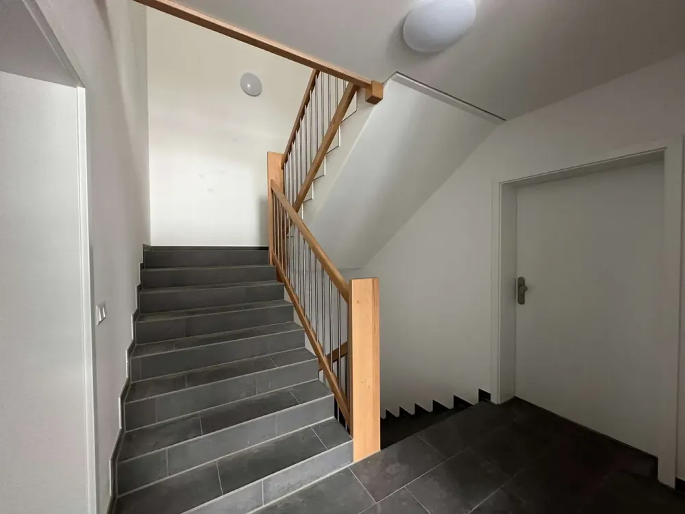 Hochwertige 3-Raum-Wohnung im Erdgeschoss mit Garten | Fußbodenheizung | Tageslichtbad