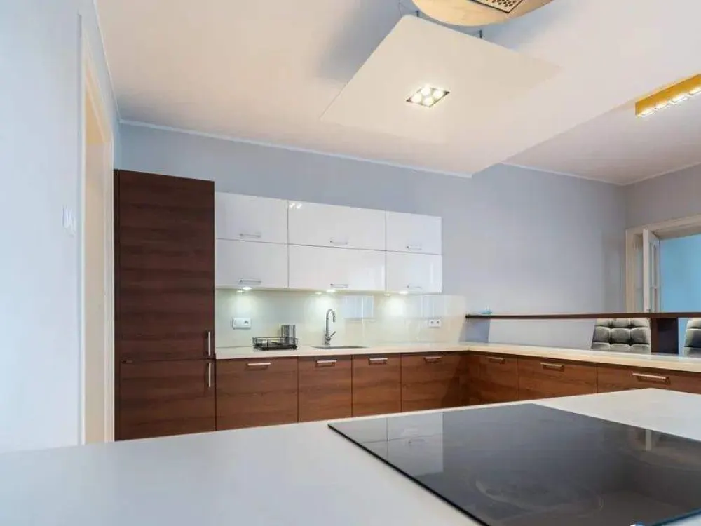 Renovierte 3-Zimmer-Wohnung mit moderner Einbauküche zu vermieten