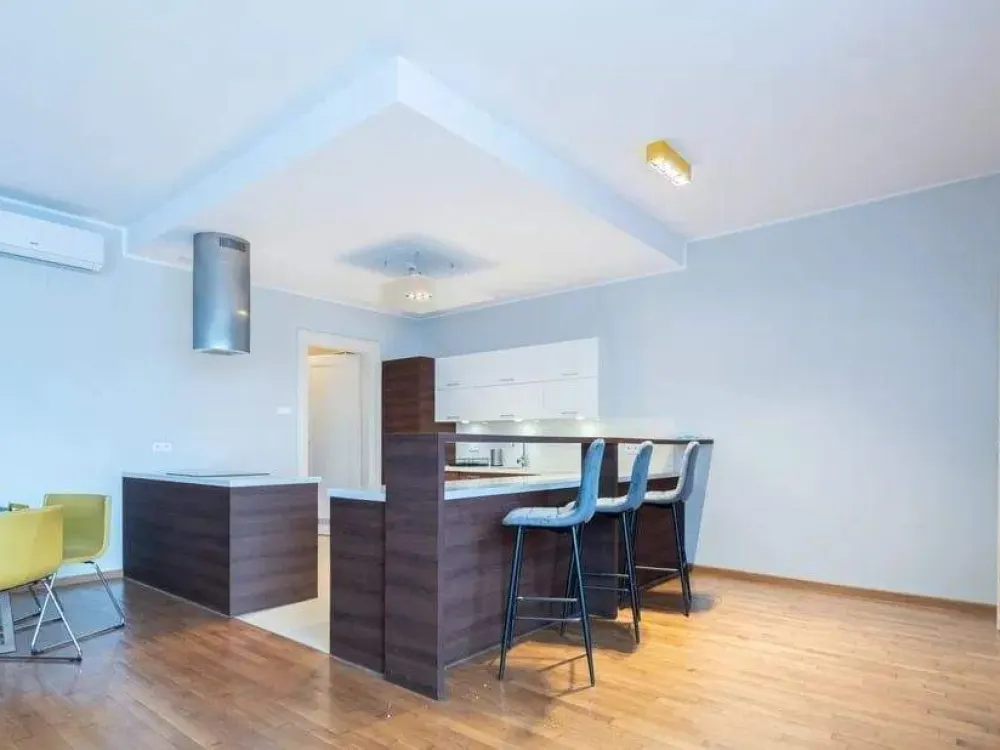 Renovierte 3-Zimmer-Wohnung mit moderner Einbauküche zu vermieten