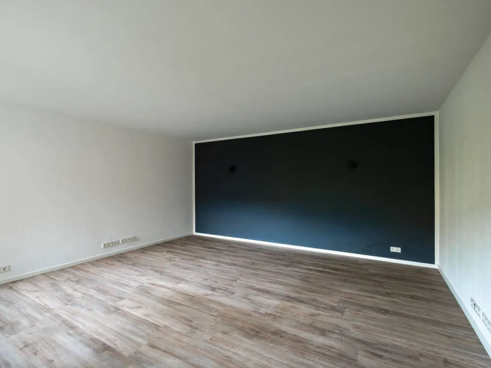 Zentral in Rissen: 3- Zi.-Wohnung im Hochparterre mit Loggia & Tiefgarage | GLADIGAU