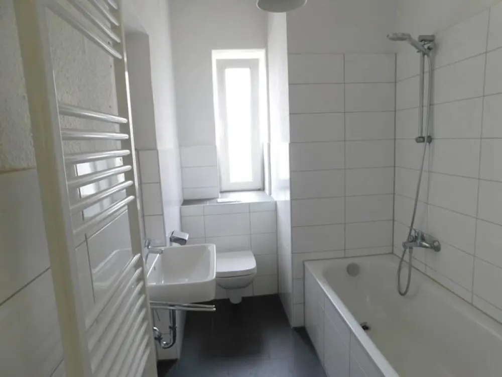 Achtung! Tolle 2-Zimmer-Wohnung mit Balkon inkl. Boden und Tapeten! Einzugsbereit!