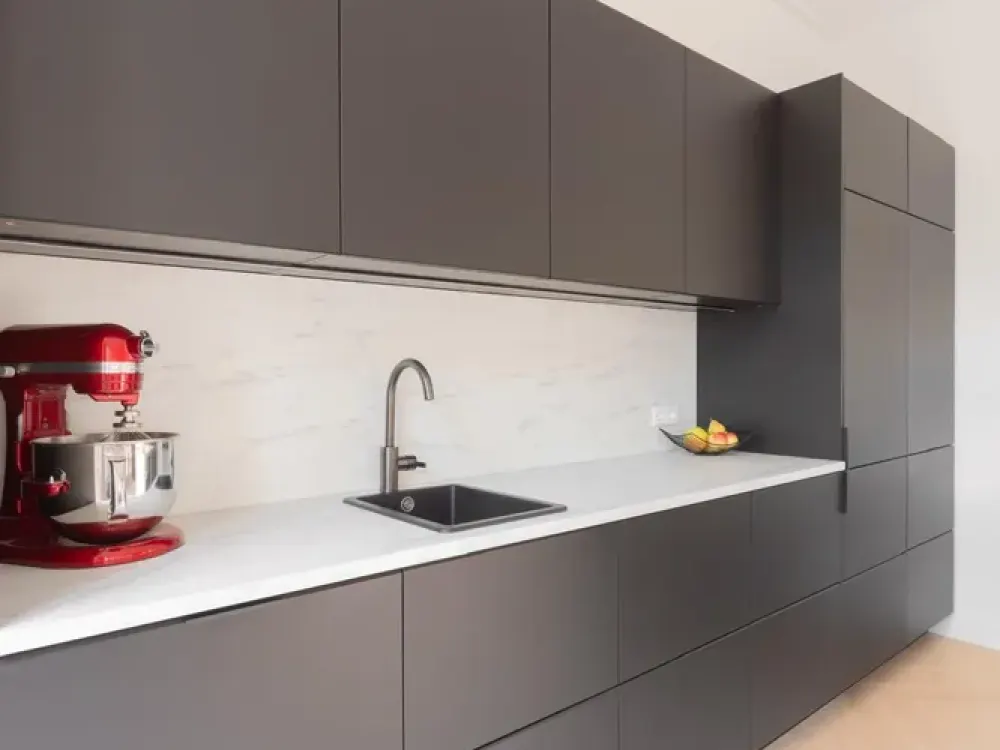 Stilvolle 3-Zimmer-Wohnung mit Balkon und EBK in Dresden- Löbtau