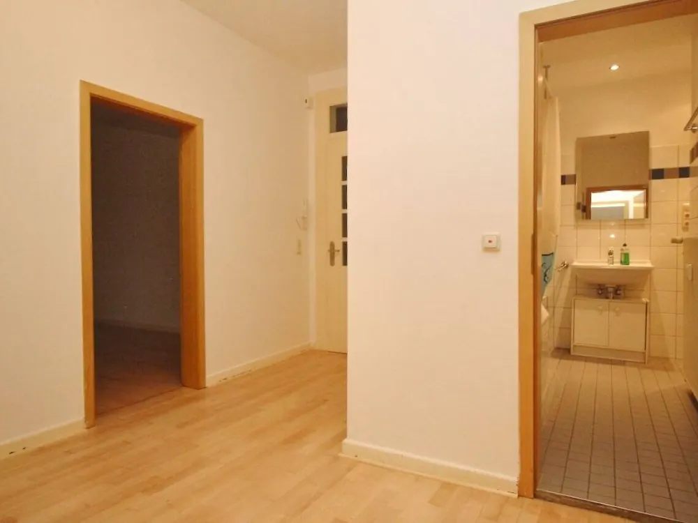 Centrally Located 3-Room Apartment, Also Suitable for Shared Living