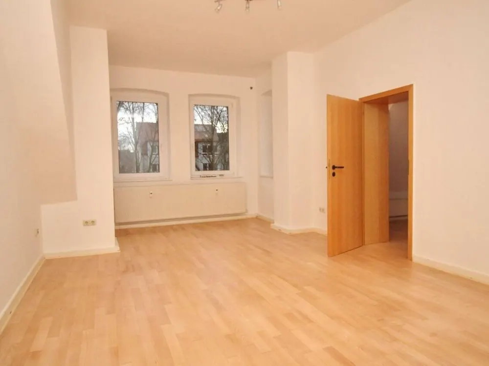 Centrally Located 3-Room Apartment, Also Suitable for Shared Living