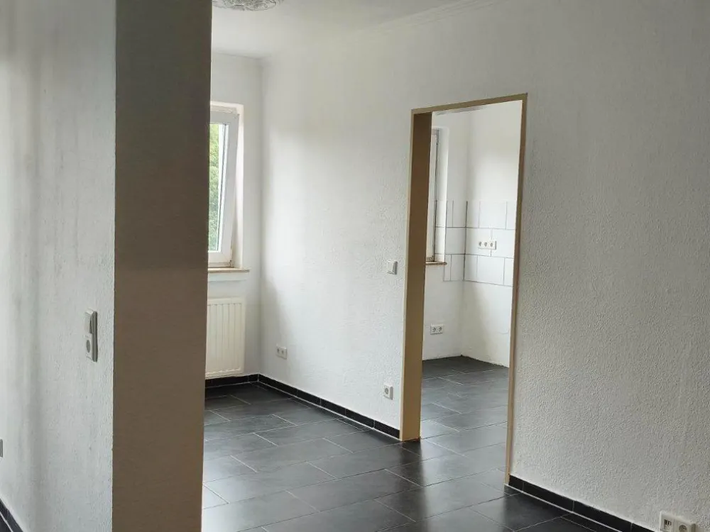 3,5 Zimmer Wohnung mit Balkon und Tiefgaragenstellplatz 800€
