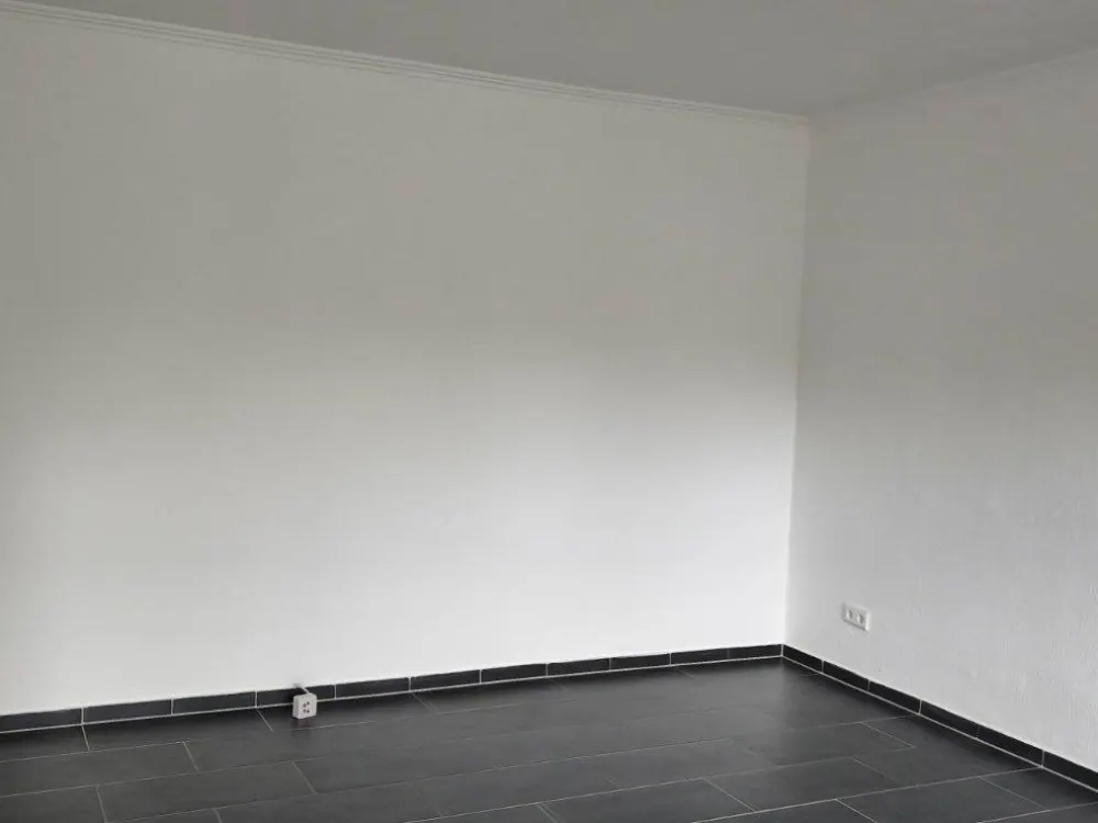 3,5 Zimmer Wohnung mit Balkon und Tiefgaragenstellplatz 800€