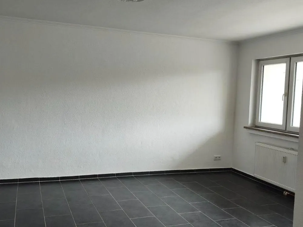 3,5 Zimmer Wohnung mit Balkon und Tiefgaragenstellplatz 800€