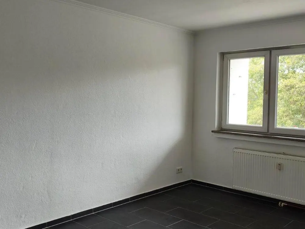 3,5 Zimmer Wohnung mit Balkon und Tiefgaragenstellplatz 800€