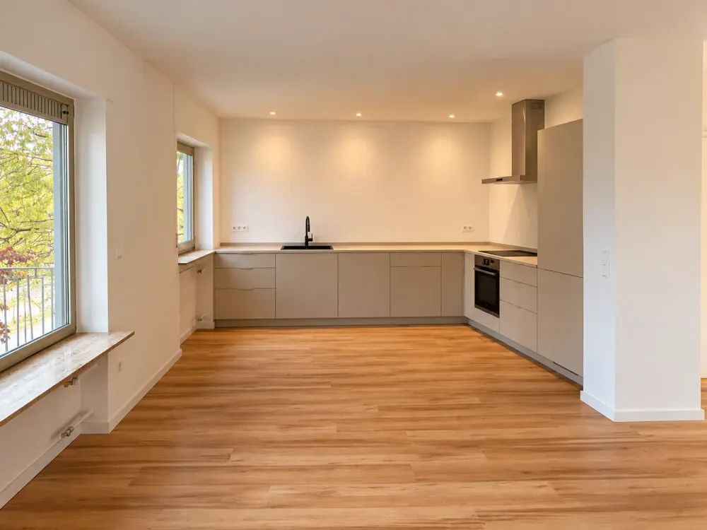 Modern 3.5-Room Ground Floor Apartment with Private South Garden, Rhine Plain View & Garage