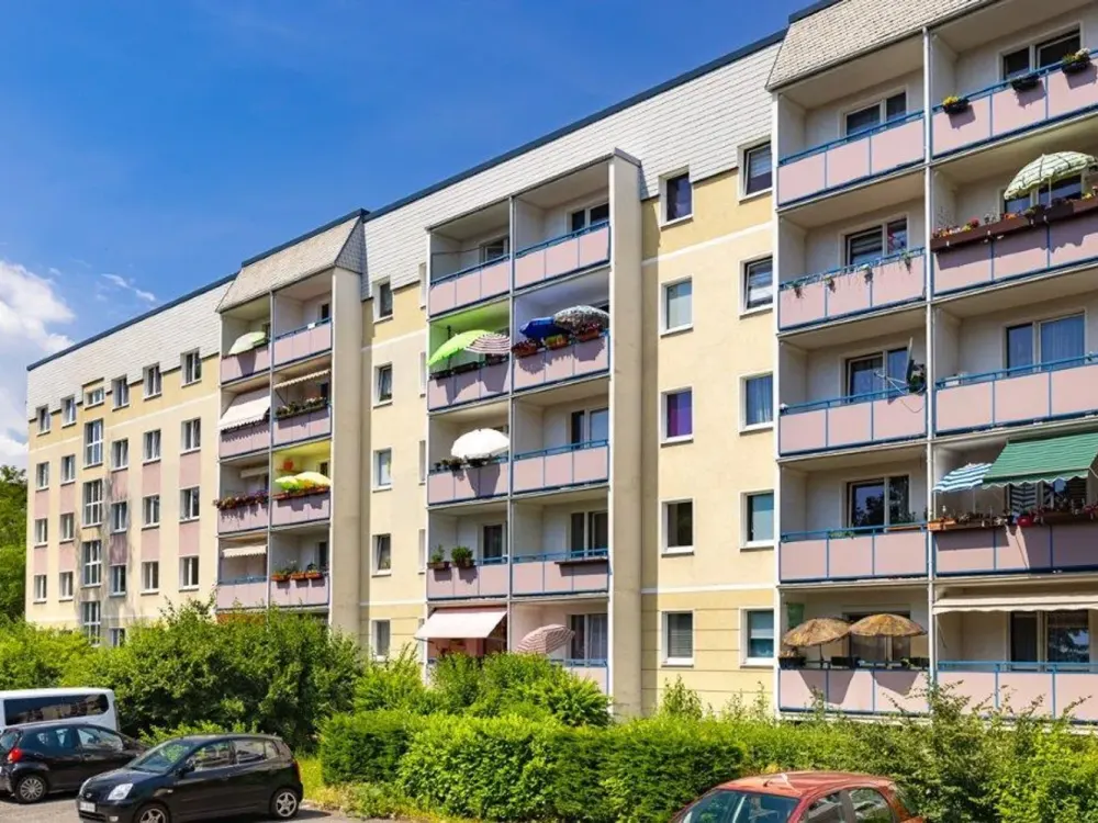 Gladly come home. Affordable 3-room apartment with balcony!