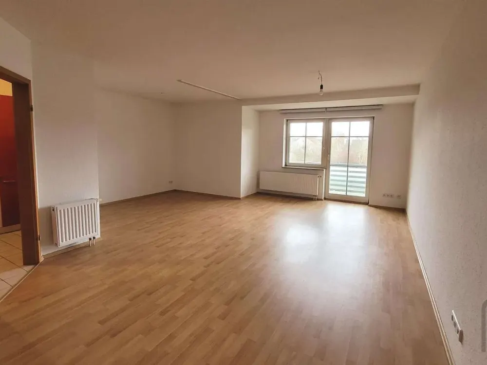 Wohnen im Grünen, 2-Zimmer-Wohnung mit Balkon und PKW-Stellplatz