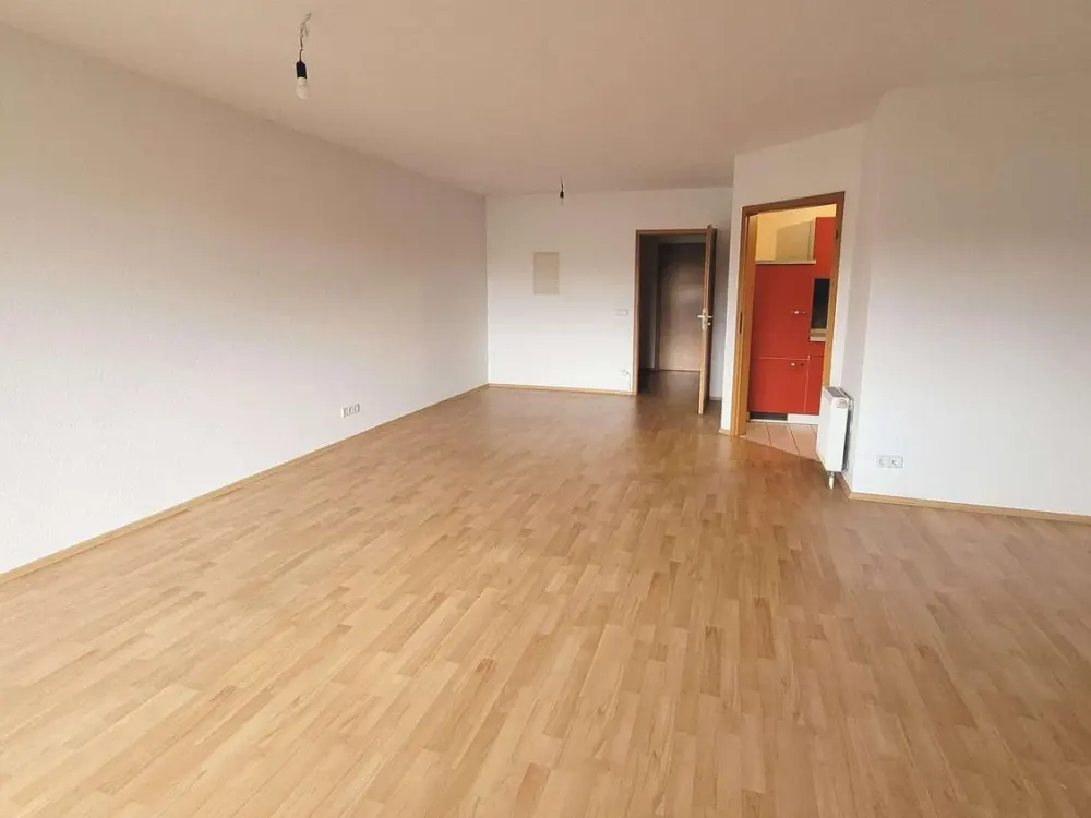 Wohnen im Grünen, 2-Zimmer-Wohnung mit Balkon und PKW-Stellplatz