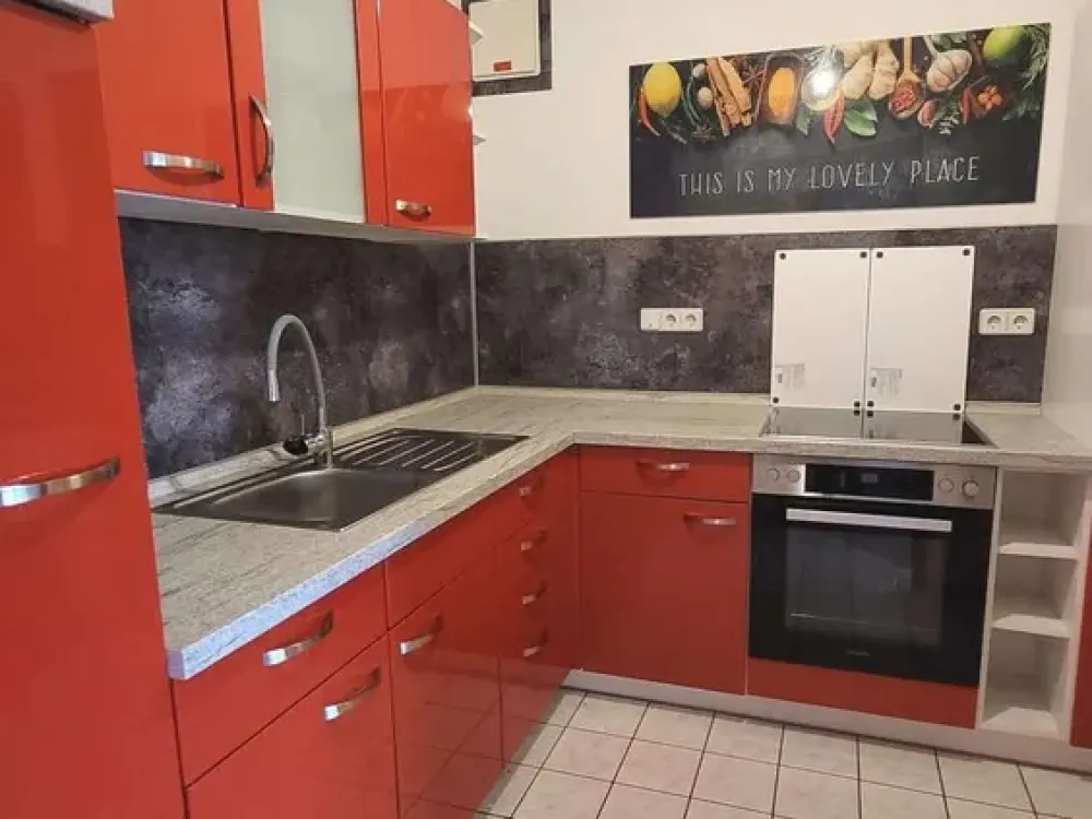Wohnen im Grünen, 2-Zimmer-Wohnung mit Balkon und PKW-Stellplatz