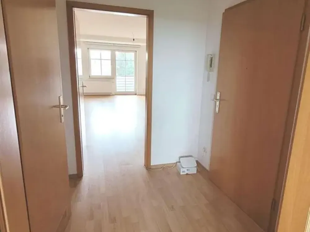 Wohnen im Grünen, 2-Zimmer-Wohnung mit Balkon und PKW-Stellplatz