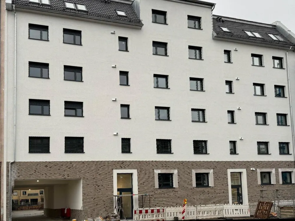 Moderne 2-Zimmer-Wohnung mit Balkon und Stellplatz, Bezugsfrei a