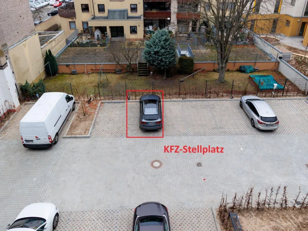 Moderne 2-Zimmer-Wohnung mit Balkon und Stellplatz, Bezugsfrei a