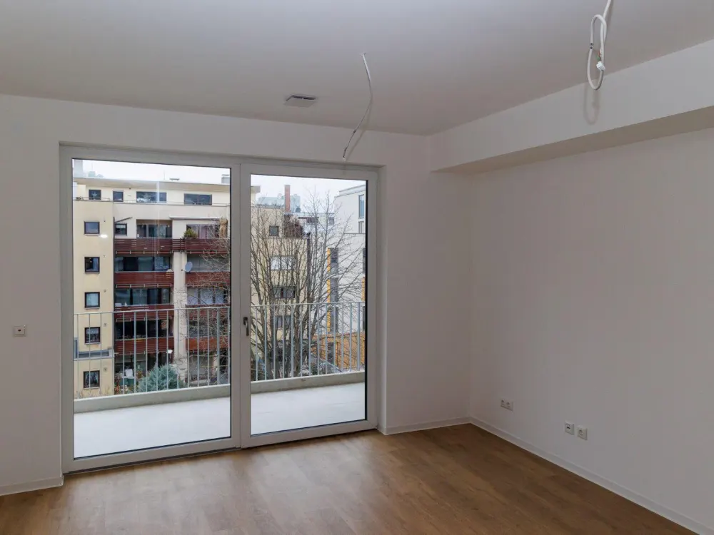 Moderne 2-Zimmer-Wohnung mit Balkon und Stellplatz, Bezugsfrei a