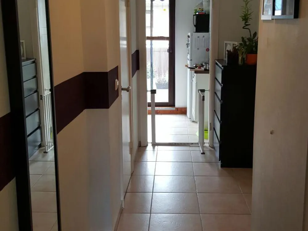 Beautiful top-floor apartment (65m2) with great terrace facing the sun