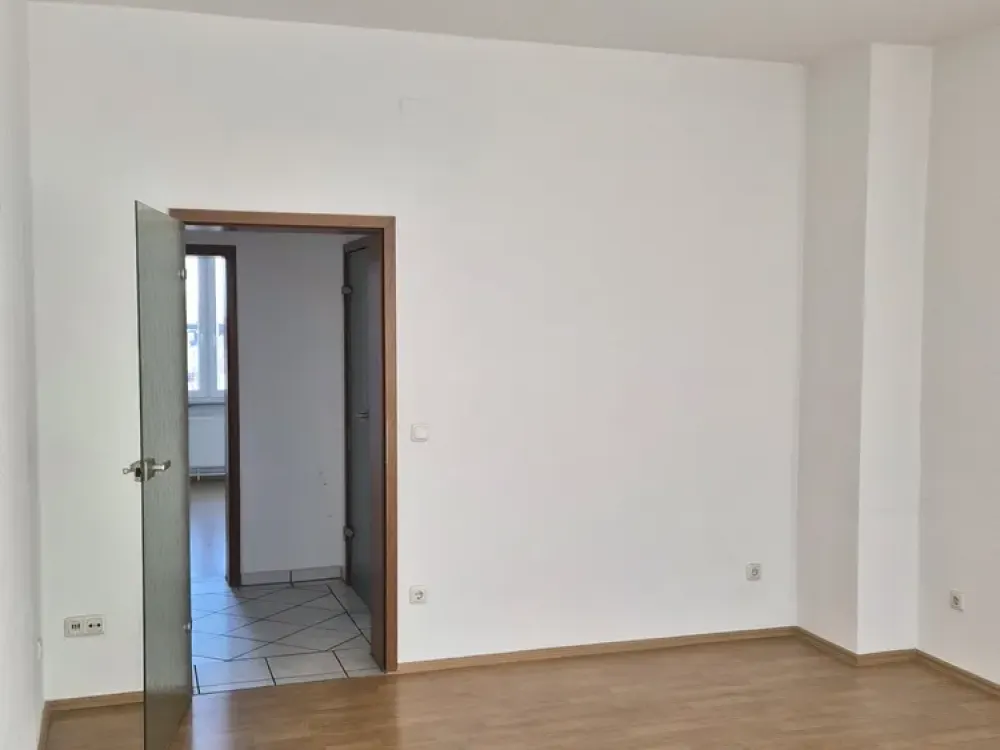 2,5 Zimmer im Herzen der Stadt ! 2er WG geeignet !
