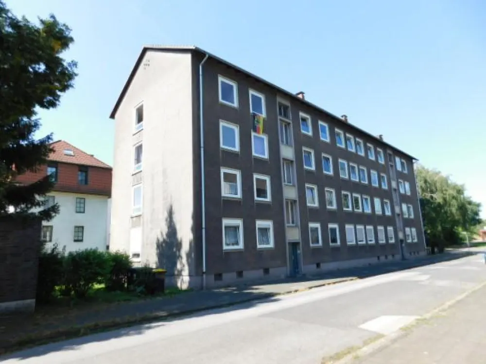Schöne 2-Zimmerwohnung im 2. OG bezugsfertig renoviert mit Laminatboden in ruhiger Umgebung...
