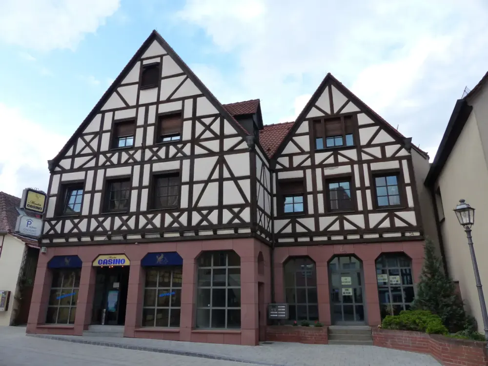 Spacious, Quiet and Bright 2-Room Apartment in the Center of Herzogenaurach