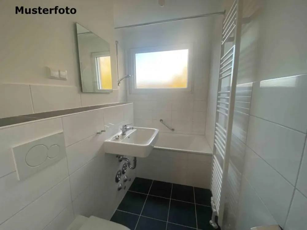 Renovierte 3-Zimmer-Wohnung mit Balkon