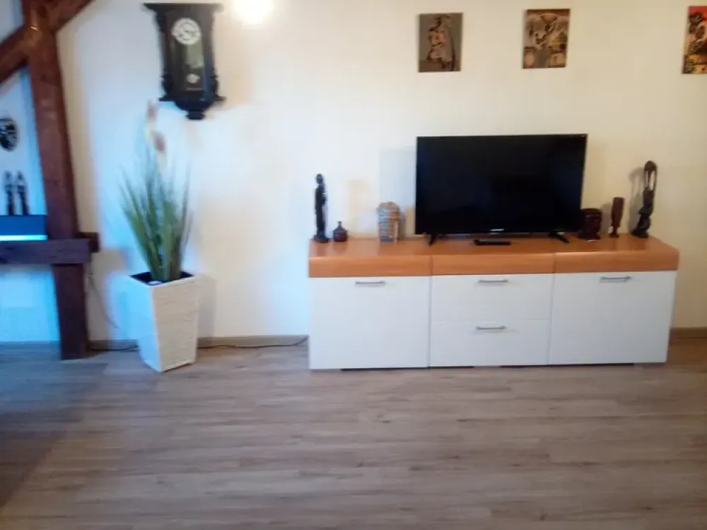 ohne Provision, freie, voll ausgestattete kleine Wohnung zu vermieten
