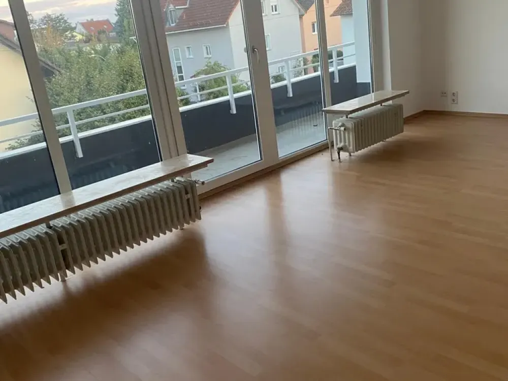 Gepflegte 2-Zimmer-Wohnung mit EBK in guter Lage von Hofheim am Taunus