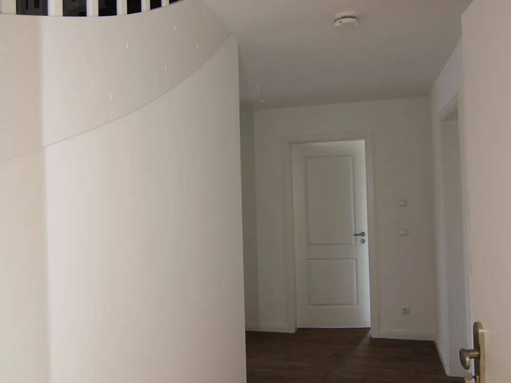 Am Elbdeich gelegene, helle 4-Zimmer-Dachgeschoss-Wohnung über 2 Ebenen mit Balkon