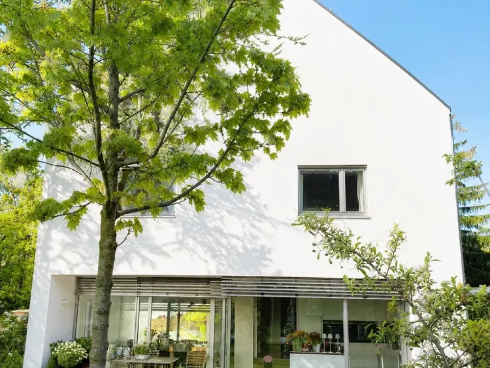 Lichtdurchflutetes stilvolles Wohnen mit uneinsehbarer Dachterrasse und Galerie in Untermenzing