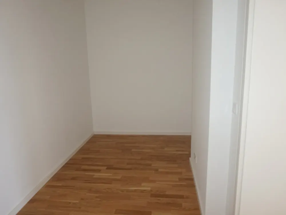 Helle Wohnung mit Gartenanteil, Parkettboden und offener Küche