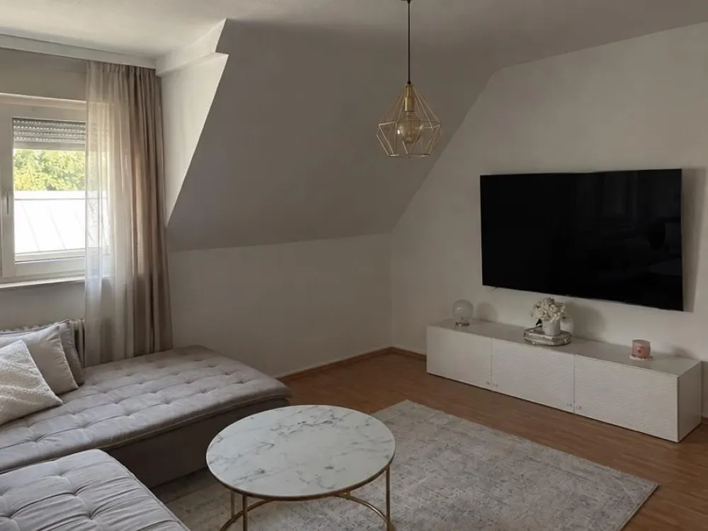 3 Zimmer Dachgeschosswohnung in Frankfurt am Main -Sossenheim