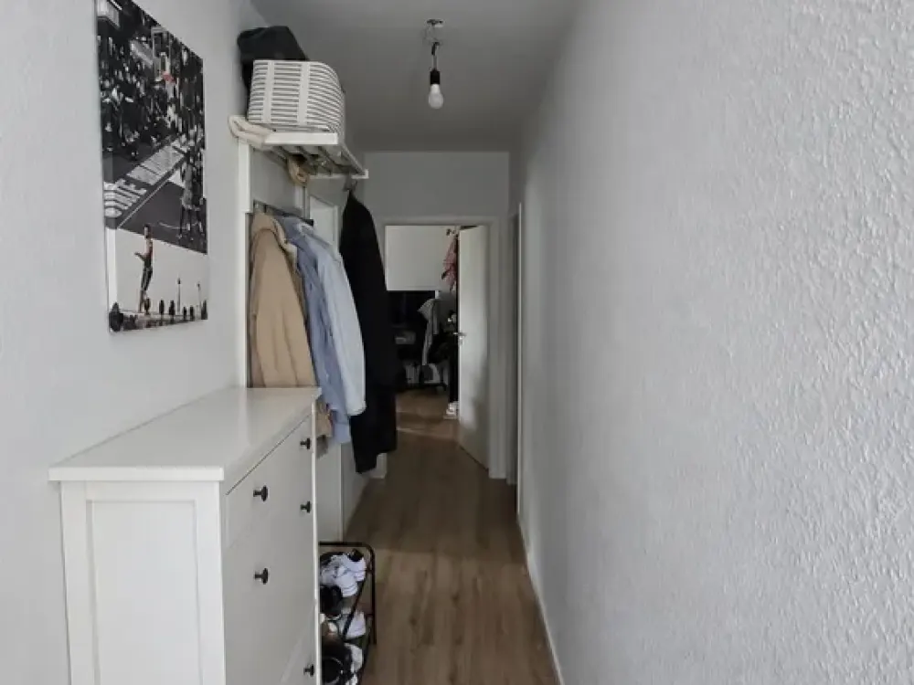 Helle 2-Zimmer-Wohnung mit Balkon, moderner Einbauküche & Stellplatz in Troisdorf
