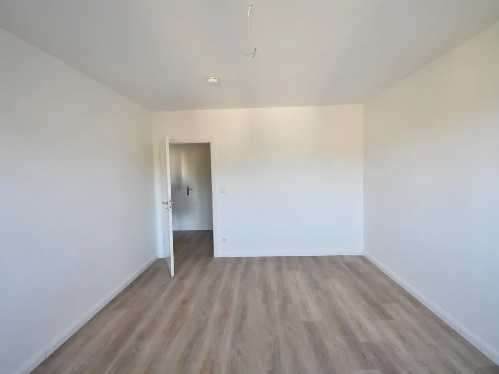 Ab sofort! Sanierte 2-Zimmer-Whg mit Balkon in Heiligenhaus