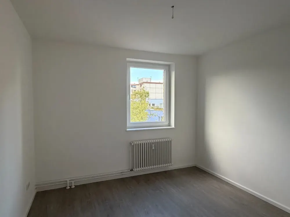 Geräumiges Familiennest über den Dächern von Tegel! Frisch saniert und gestrichen!