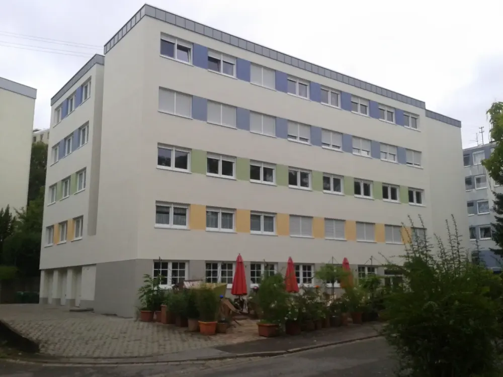 Near University Saarbrücken beautiful 1-room apartment with kitchen and bathroom