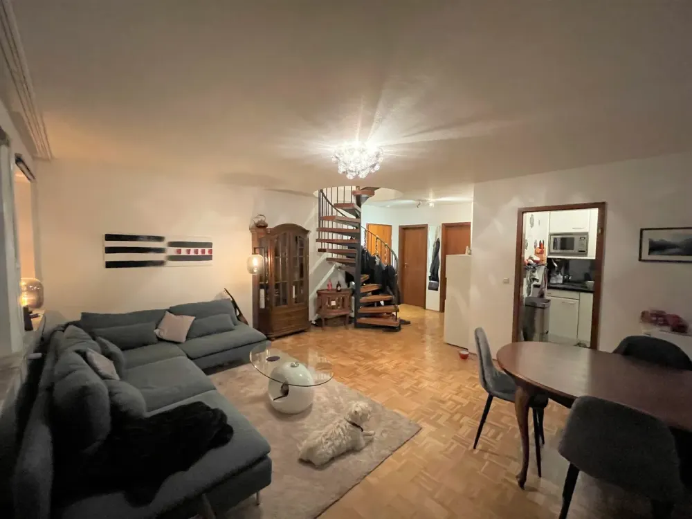 Helle 3-ZKB-Maisonette-Wohnung im Herzen von Moosach ca. 64 qm (Grundfläche 80 qm)