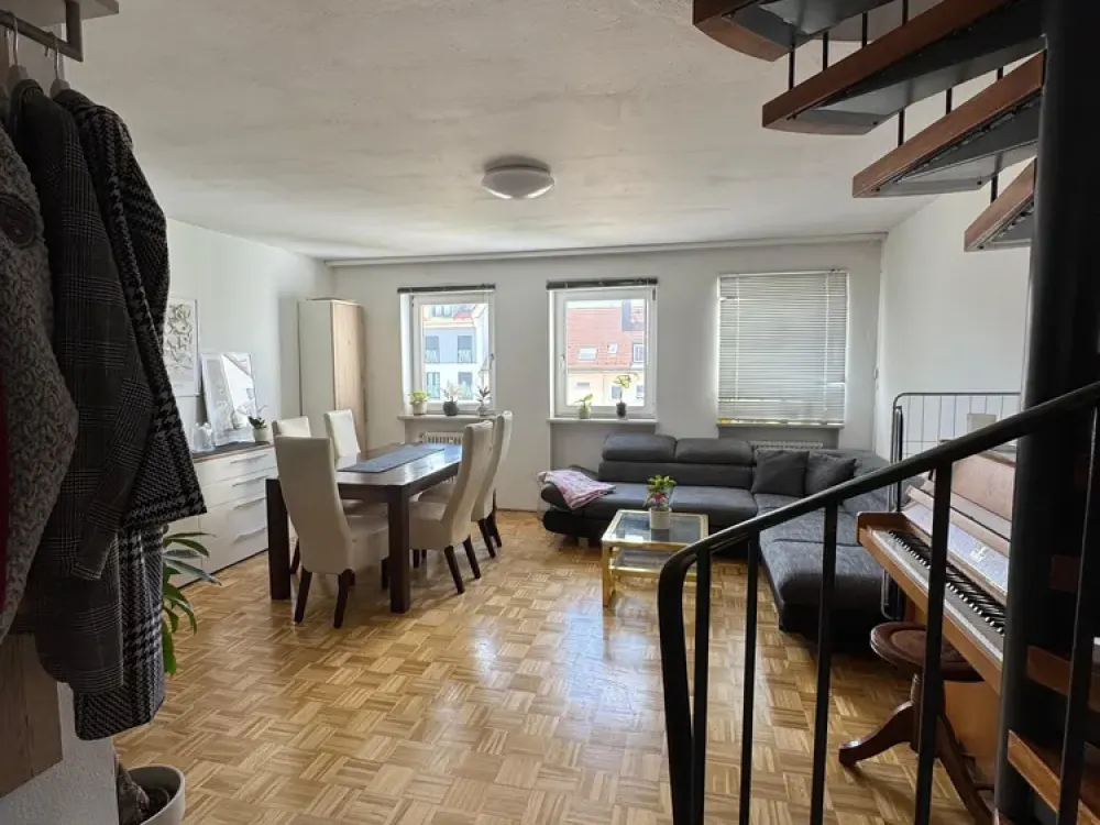 Helle 3-ZKB-Maisonette-Wohnung im Herzen von Moosach ca. 64 qm (Grundfläche 80 qm)