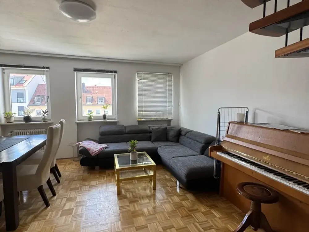 Helle 3-ZKB-Maisonette-Wohnung im Herzen von Moosach ca. 64 qm (Grundfläche 80 qm)