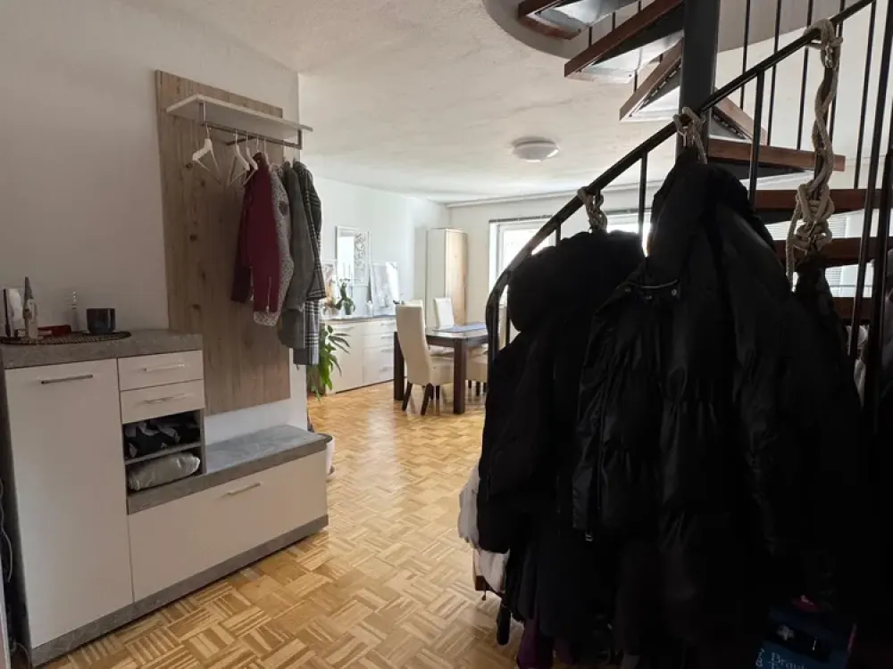 Helle 3-ZKB-Maisonette-Wohnung im Herzen von Moosach ca. 64 qm (Grundfläche 80 qm)