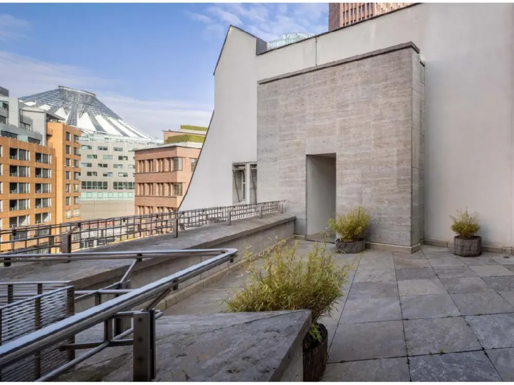 Potsdamer Platz - Urbaner Luxus & zeitlose Eleganz​ im historischen Haus Huth​!