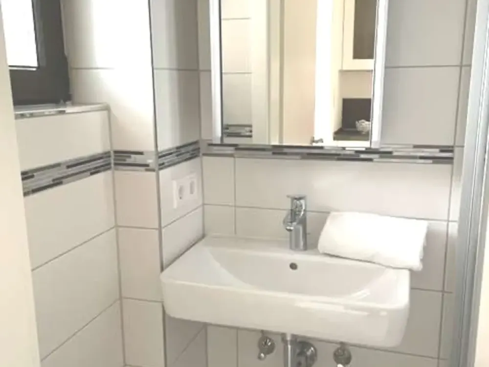 Sehr gepflegte, helle 2-Zimmer-Wohnung mit Einbauküche und Balkon im begehrten Offenbach-Bürgel