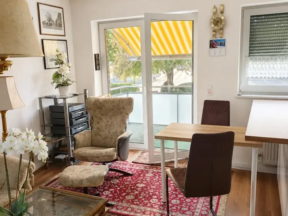 Barrierearme Wohnung mit Fahrstuhl und Balkon in Stadtnähe