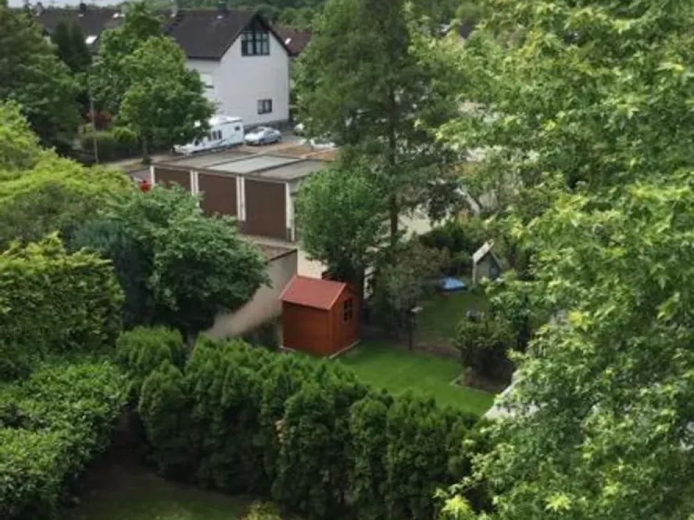 ruhige 2-Zimmer im DG (ohne Aufzug) mit Galerie und Balkon