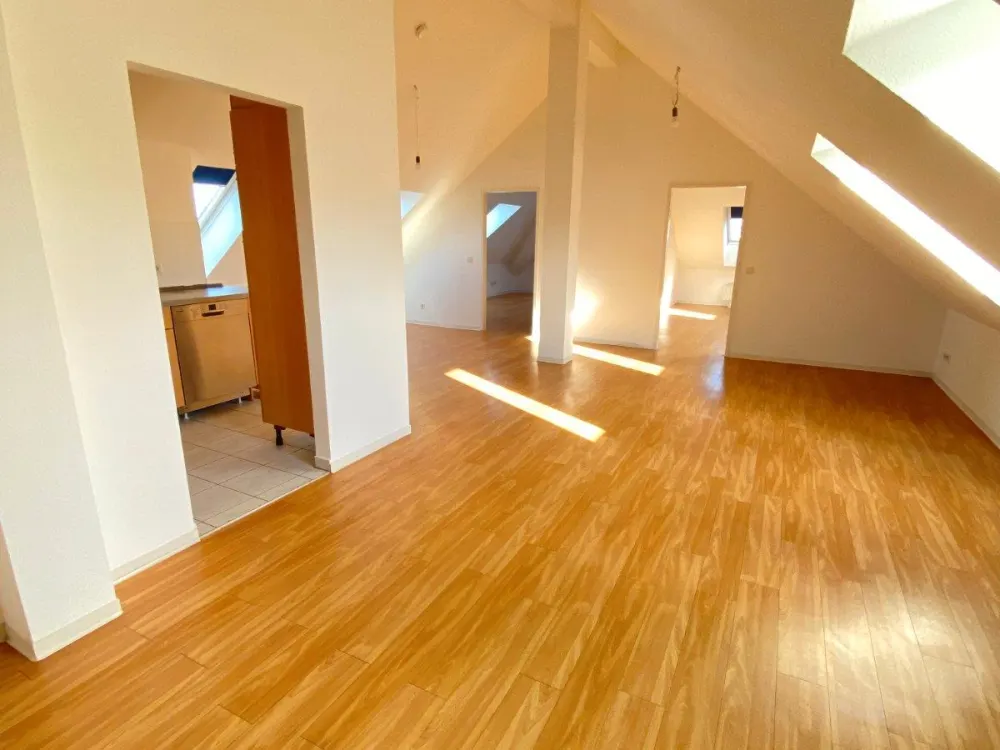 *Offenbach* 3-Zimmer-Dachgeschosswohnung