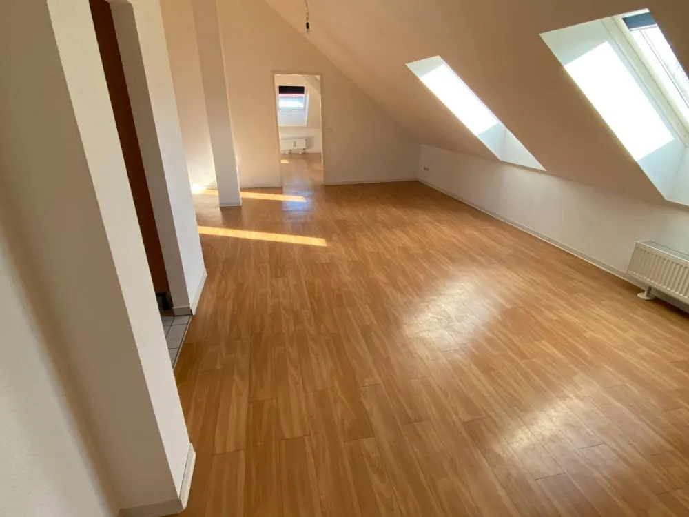 *Offenbach* 3-Zimmer-Dachgeschosswohnung
