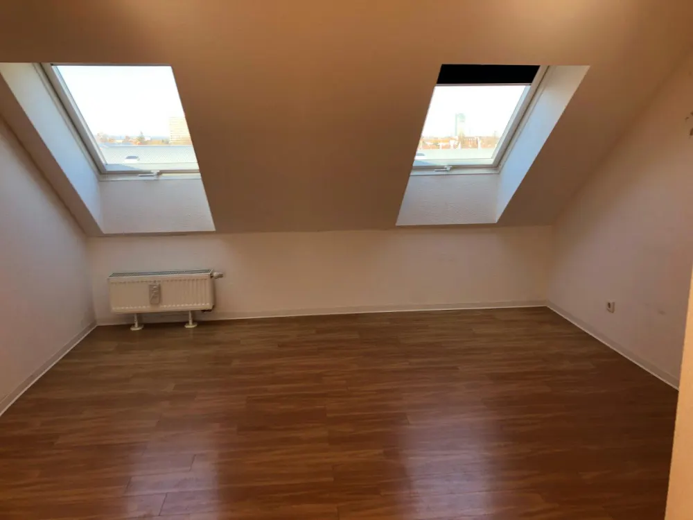 *Offenbach* 3-Zimmer-Dachgeschosswohnung