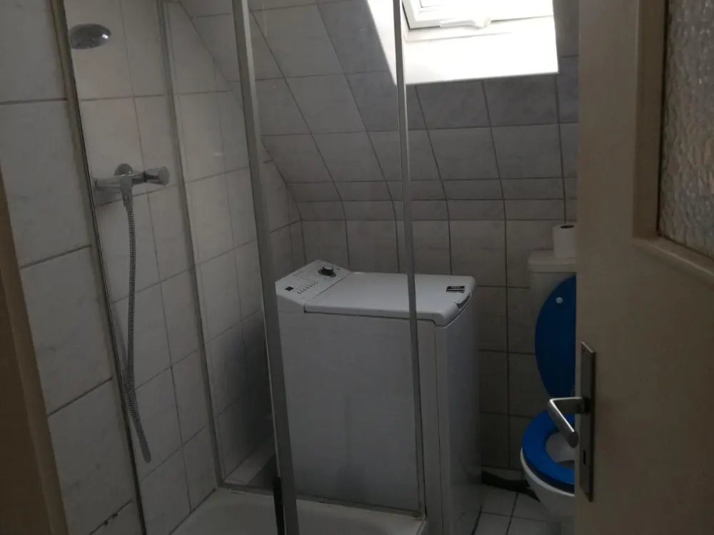 2-Zimmer Wohnung-FREI ab 1.11- erstmal ANFRAGENSTOP