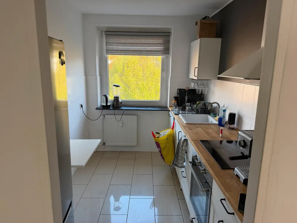 Bright 3-Room Apartment with Balcony