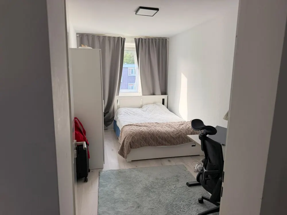 Bright 3-Room Apartment with Balcony